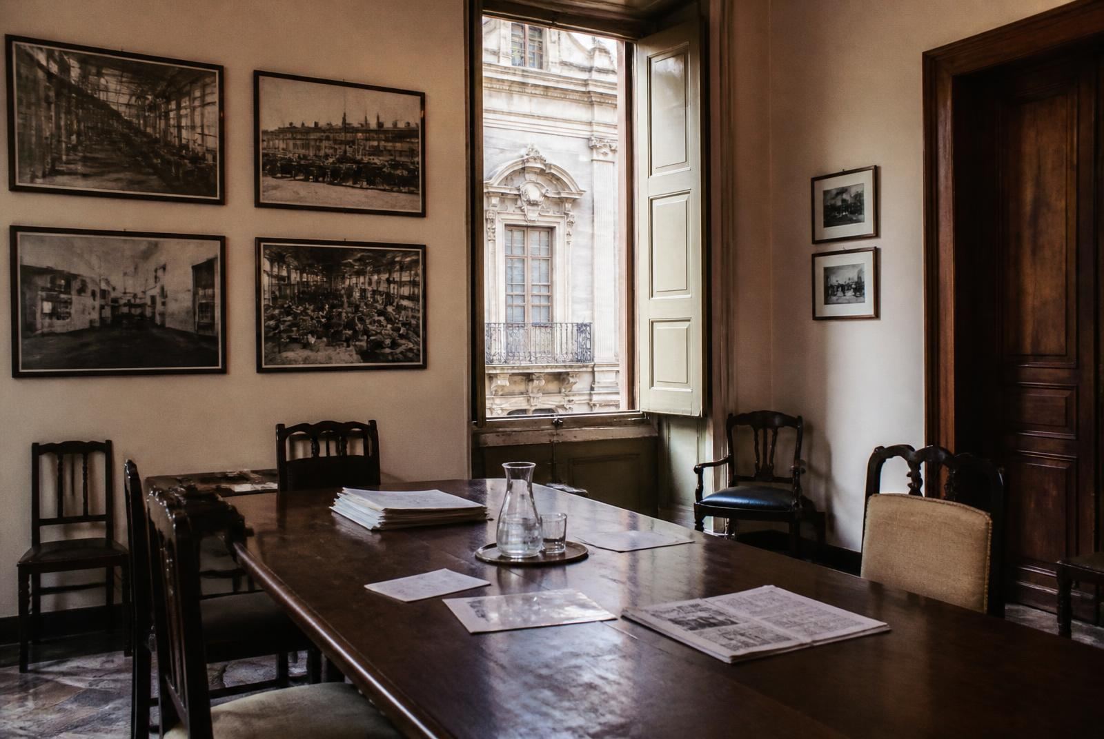 Sala riunioni della holding a Palazzo Antonelli, Palermo